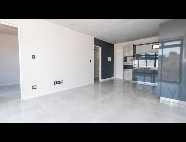 1 BEDROOM APARTMENT FOR SALE IN HOUGHTON ESTATE